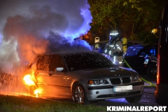 Die Flammen griffen von dem BMW auf einen Volkswagen über.|Foto: DLB