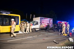 Feuerwehr und Polizei am Unfallort.|Foto: DLB
