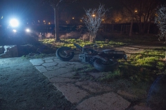 Das Motorrad kam zum liegen, der Täter flüchtete zu Fuß.|Foto: DLB