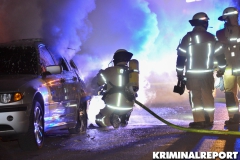 Die Flammen griffen von dem BMW auf einen Volkswagen über.|Foto: DLB