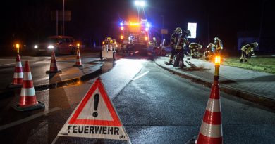Einsatzfahrzeug der Polizei verunfallt auf Einsatzfahrt Einsatzfahrzeug der Polizei verunfallt auf Einsatzfahrt